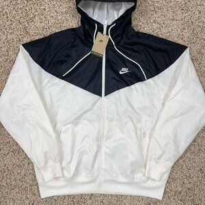 Nike Men’s Sportswear Windrunner Hooded Jacket DA0001-134, Size Large